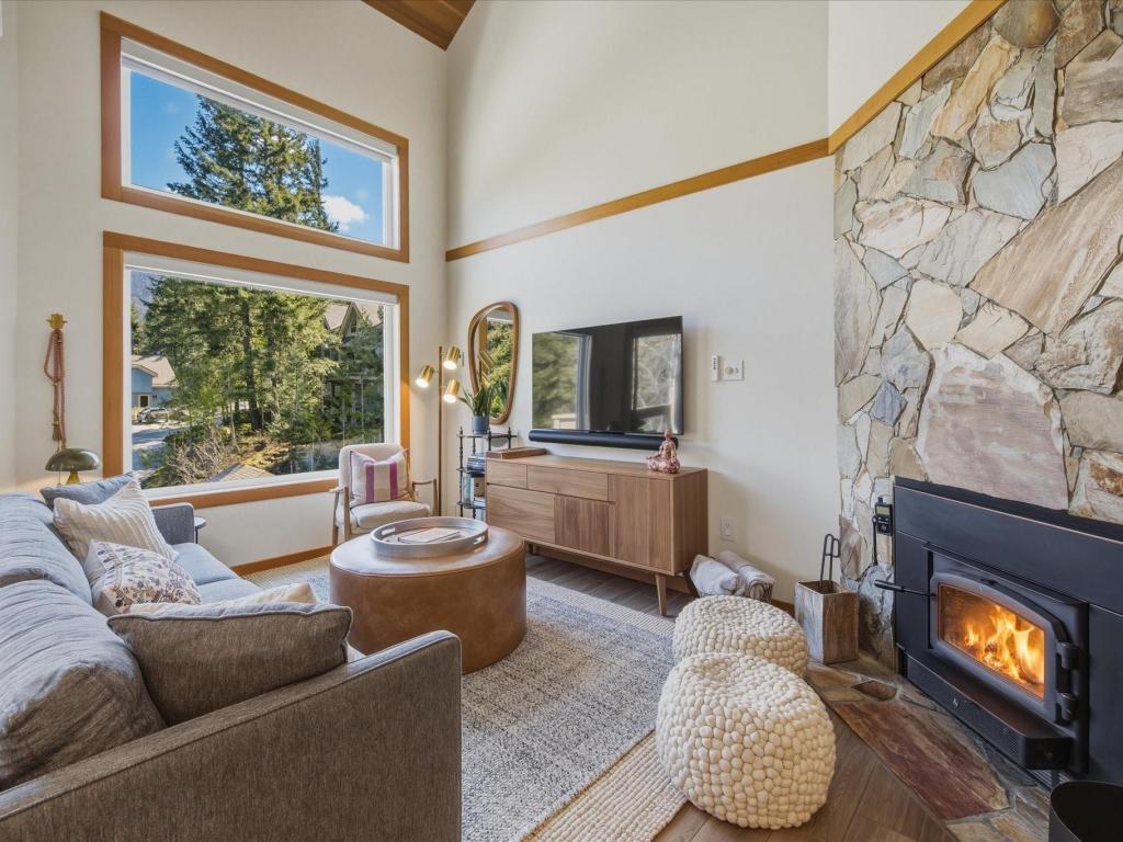 32-6127 Eagle Ridge Crescent