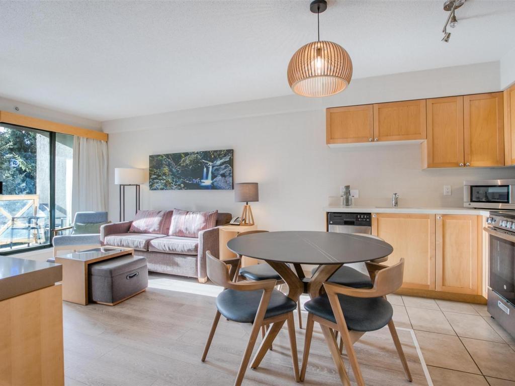 1509-4308 Main Street