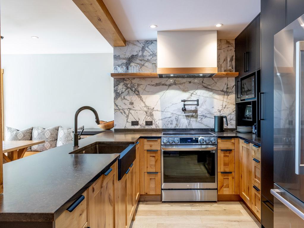 23-6127 Eagle Ridge Crescent