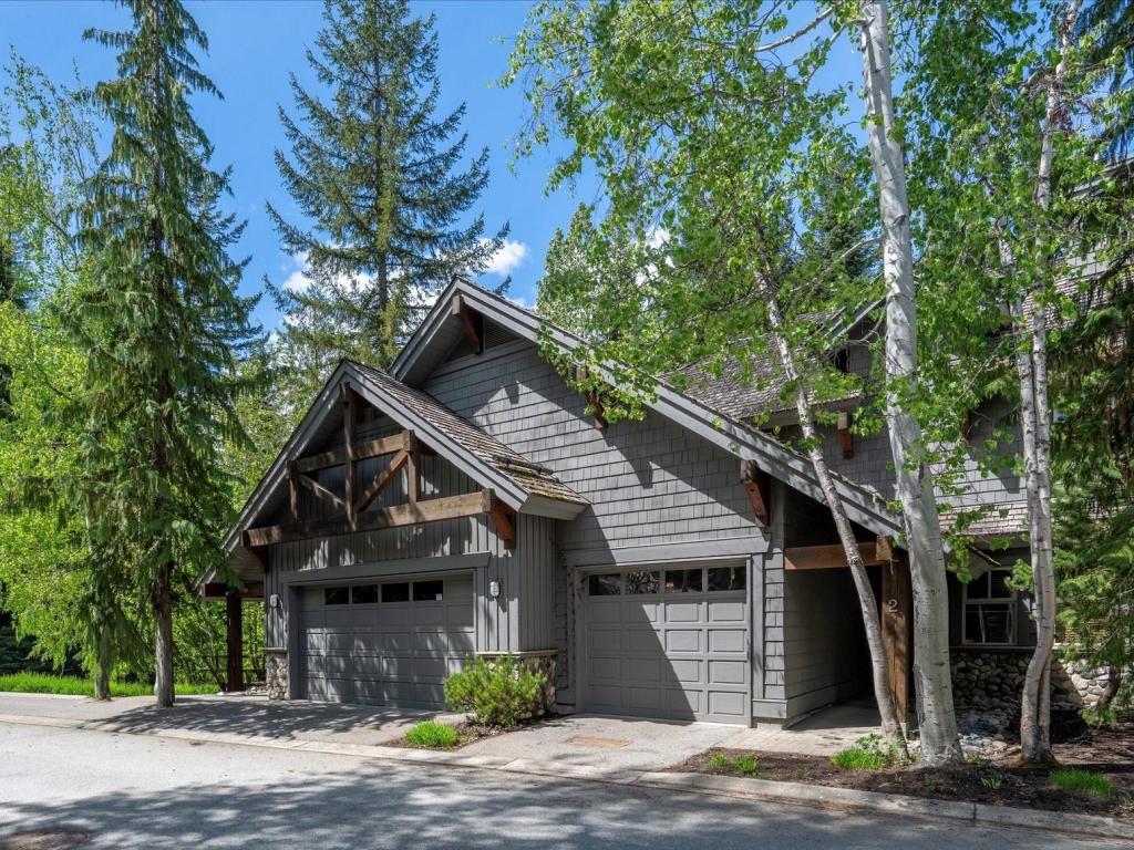 1-4668 Blackcomb Way