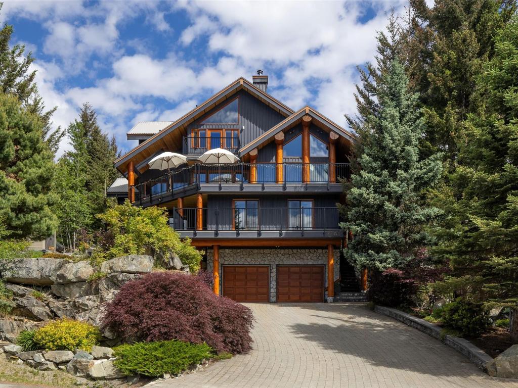9503 Emerald Drive
