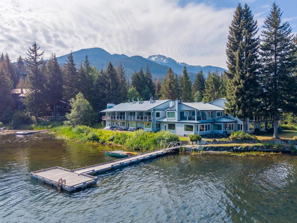 17-3262 Archibald Way