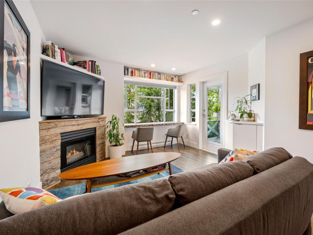 309-4360 Lorimer Road