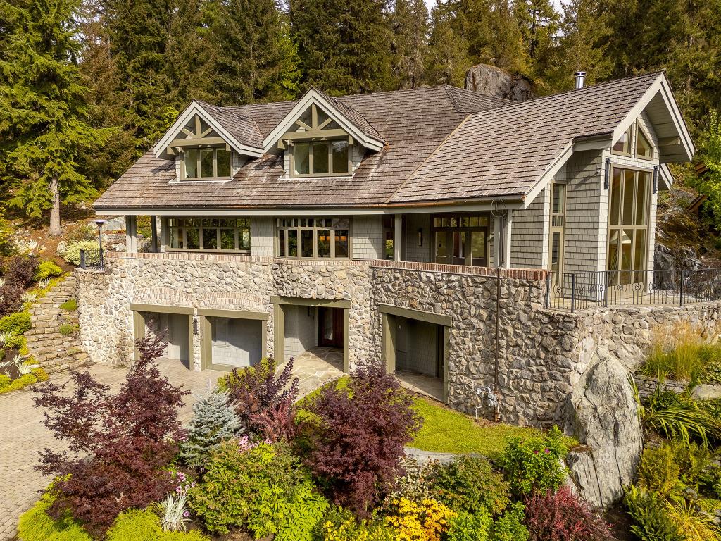 3232 Peak Drive