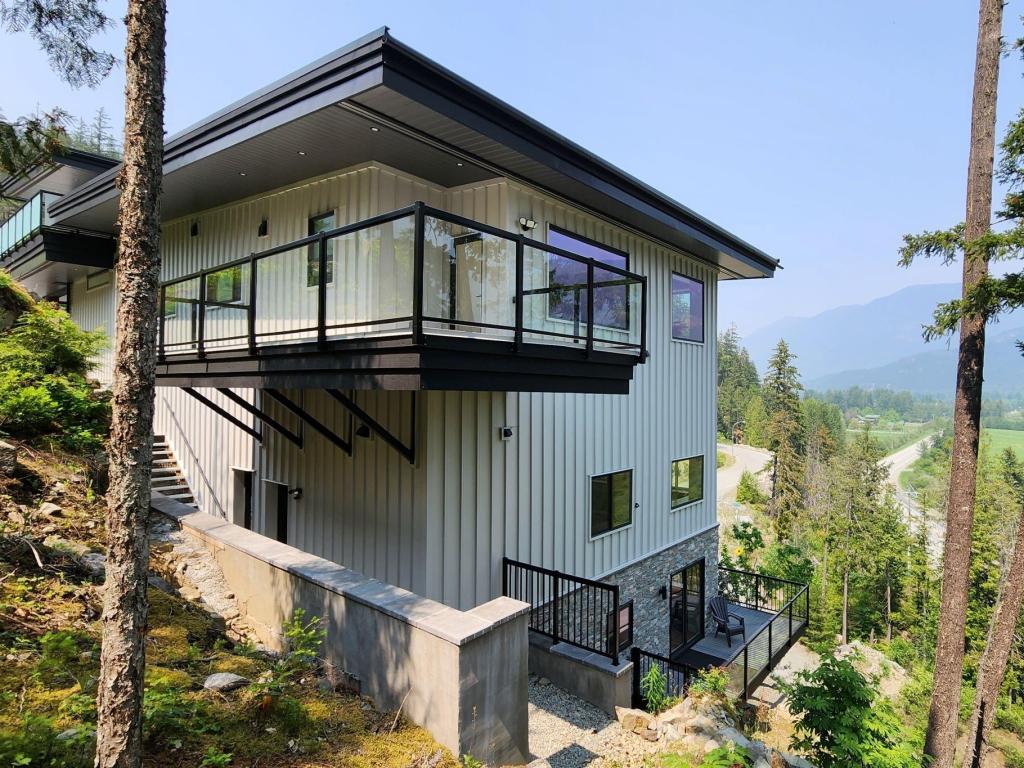 SL4-1307 Eagle Drive