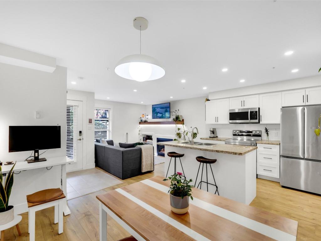 102-1174 Wingtip Place